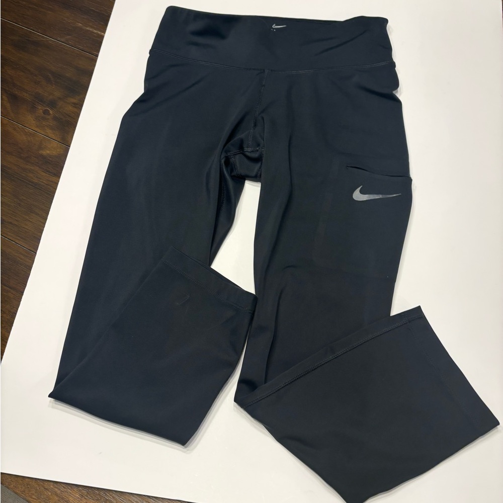NIKE DRI FIT LEGGINGS YOGA PANTS WOMEN
SIZE MEDIUM BLACK